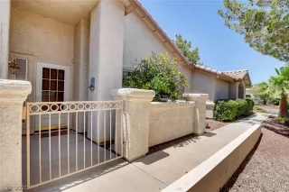 Photo #3: 2209237 Listing