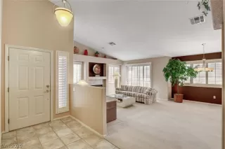 Photo #4: 2209237 Listing