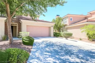 Photo #2: 2209244 Listing