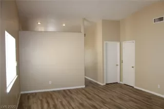 Photo #4: 2209253 Listing 