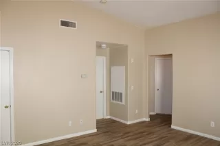 Photo #6: 2209253 Listing 