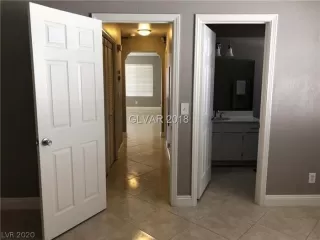 Photo #5: 2209269 Listing 