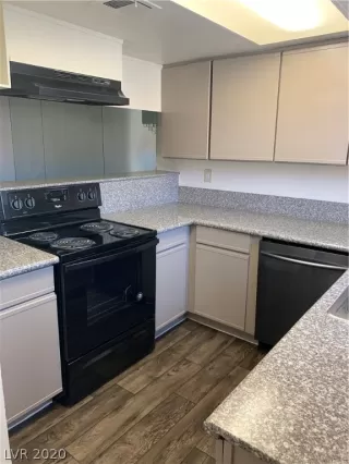 Photo #1: 2209275 Listing 