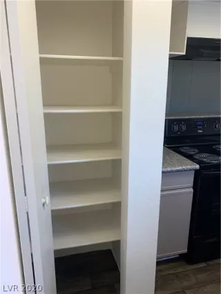 Photo #3: 2209275 Listing 