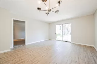 Photo #2: 2209277 Listing