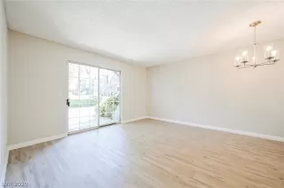 Photo #4: 2209277 Listing