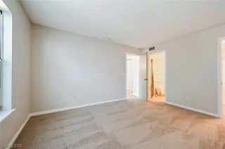 Photo #6: 2209277 Listing