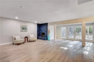 Photo #5: 2209281 Listing 