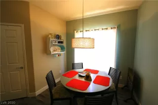 Photo #3: 2209402 Listing