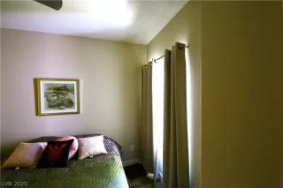 Photo #4: 2209402 Listing