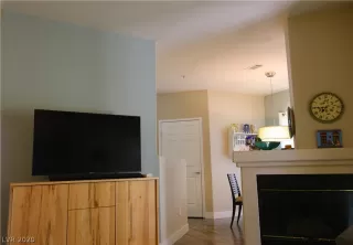 Photo #6: 2209402 Listing