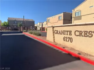 Photo #2: 2209407 Listing 