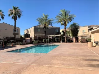 Photo #3: 2209407 Listing 