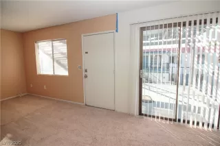 Photo #3: 2209439 Listing