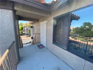 Photo #3: 2209442 Listing 