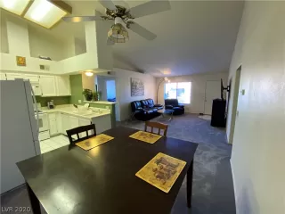 Photo #5: 2209442 Listing 