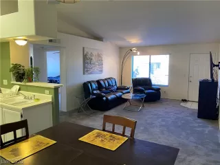 Photo #6: 2209442 Listing 