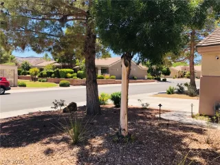 Photo #2: 2209474 Listing