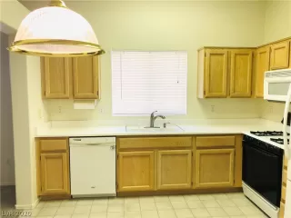 Photo #4: 2209474 Listing