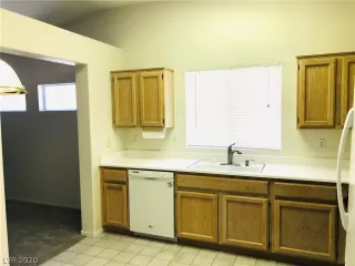 Photo #5: 2209474 Listing