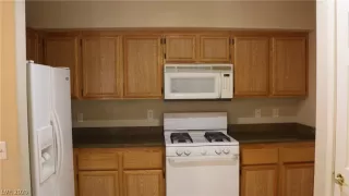 Photo #5: 2209491 Listing