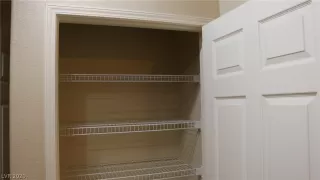 Photo #6: 2209491 Listing