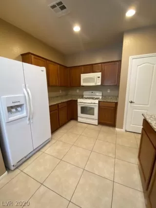 Photo #6: 2209519 Listing 