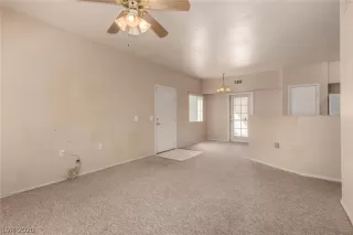 Photo #4: 2209526 Listing