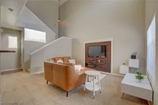 Photo #3: 2209532 Listing 