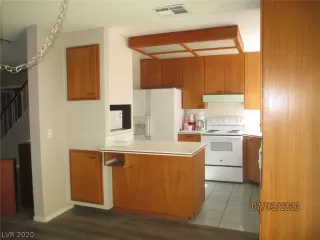 Photo #2: 2209556 Listing 