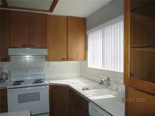 Photo #3: 2209556 Listing 