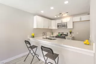 Photo #2: 2209563 Listing 