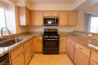 Photo #1: 2209564 Listing