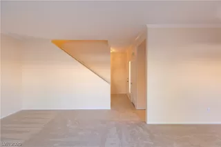 Photo #6: 2209564 Listing