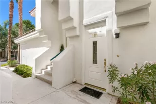 Photo #2: 2209593 Listing