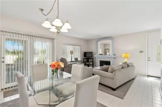 Photo #6: 2209593 Listing