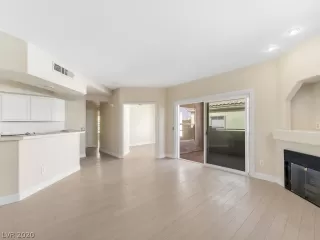 Photo #3: 2209597 Listing 