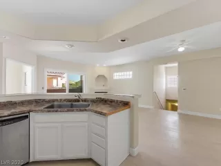 Photo #6: 2209597 Listing 