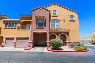 Photo #1: 2209611 Listing