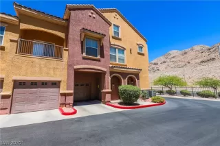 Photo #2: 2209611 Listing