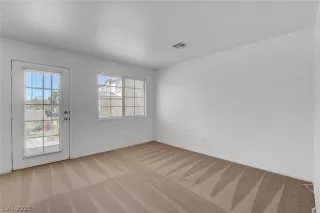 Photo #3: 2209627 Listing