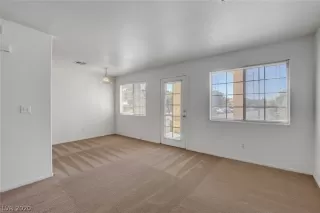 Photo #6: 2209627 Listing