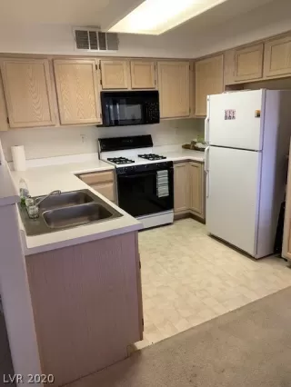 Photo #1: 2209655 Listing