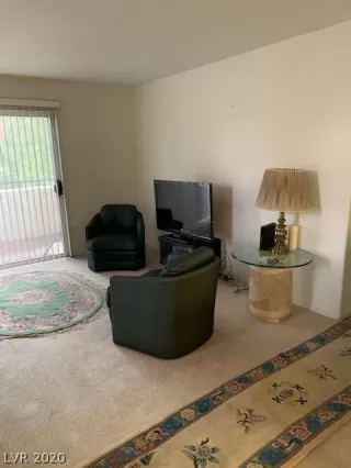 Photo #4: 2209655 Listing