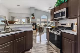 Photo #6: 2209664 Listing