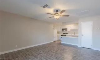 Photo #2: 2209687 Listing