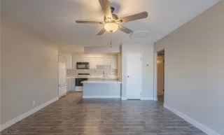 Photo #3: 2209687 Listing