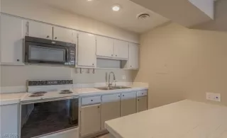 Photo #4: 2209687 Listing