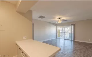 Photo #5: 2209687 Listing