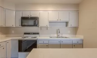 Photo #6: 2209687 Listing